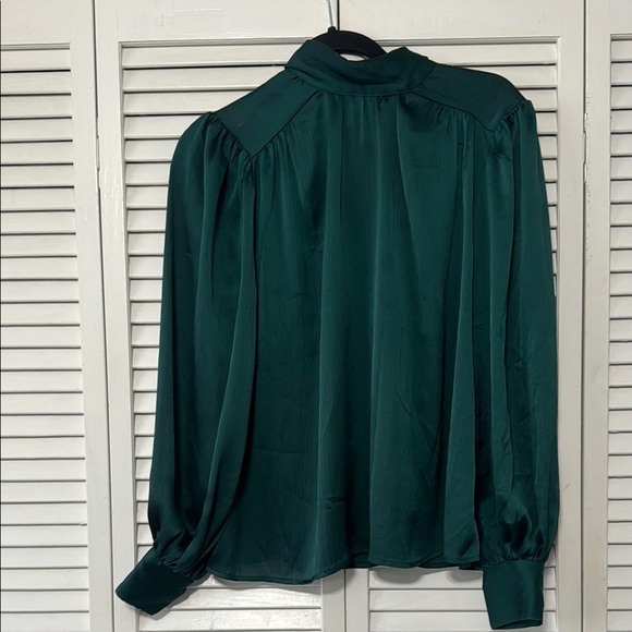 Satin blouse - Picture 1 of 5